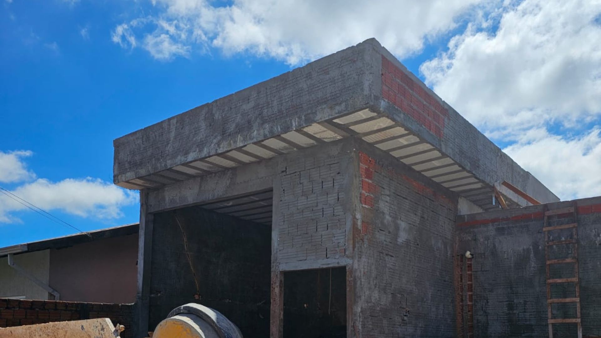 Execução - mão de obra + materiais depois